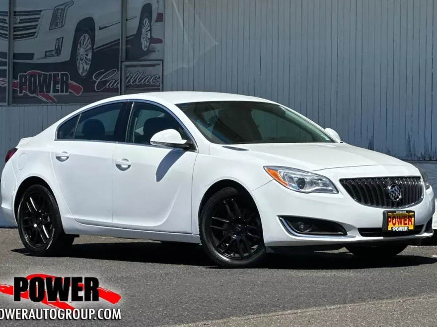 2017 Buick Regal Sport Touring photo 1