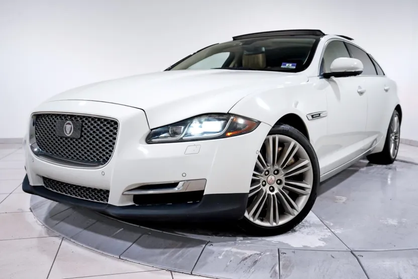 2016 Jaguar XJ XJL Supercharged photo 1