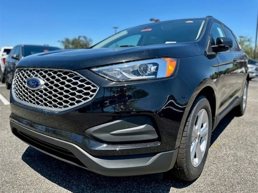 2024 Ford Edge SE photo 1