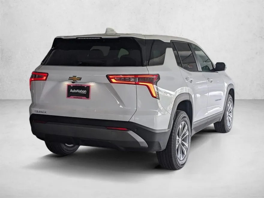 2026 Chevrolet Equinox LT photo 1