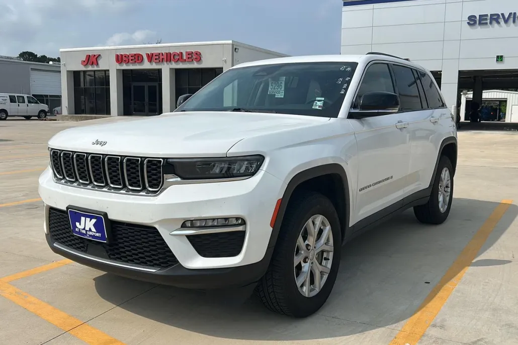 2023 Jeep Grand Cherokee Limited photo 1