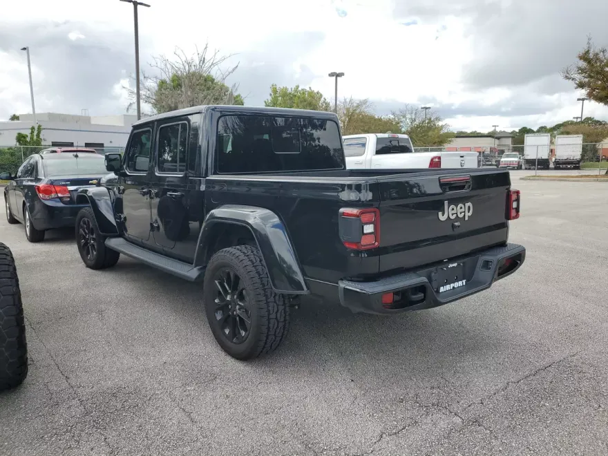 2022 Jeep Gladiator Overland photo 1