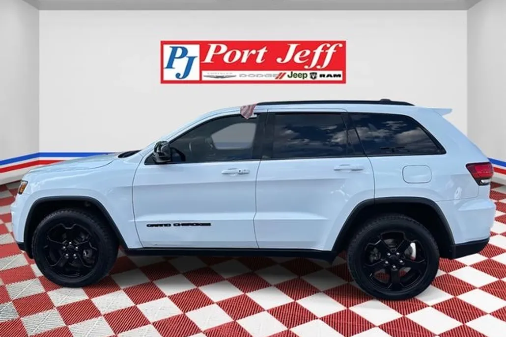2019 Jeep Grand Cherokee Laredo Upland photo 1