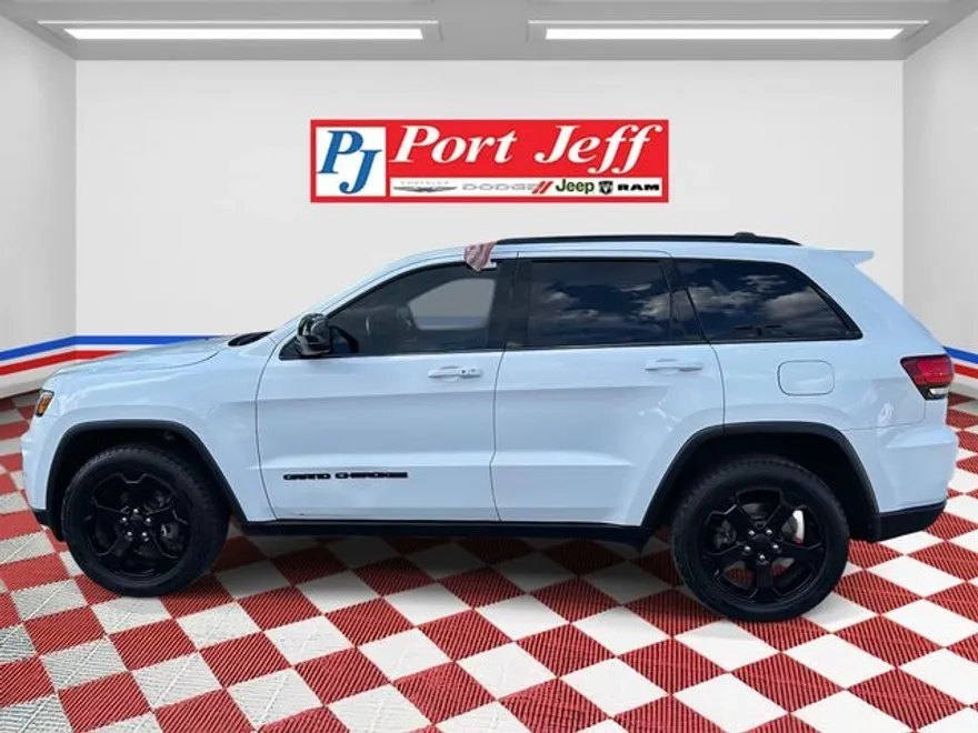 2019 Jeep Grand Cherokee Laredo Upland photo 1