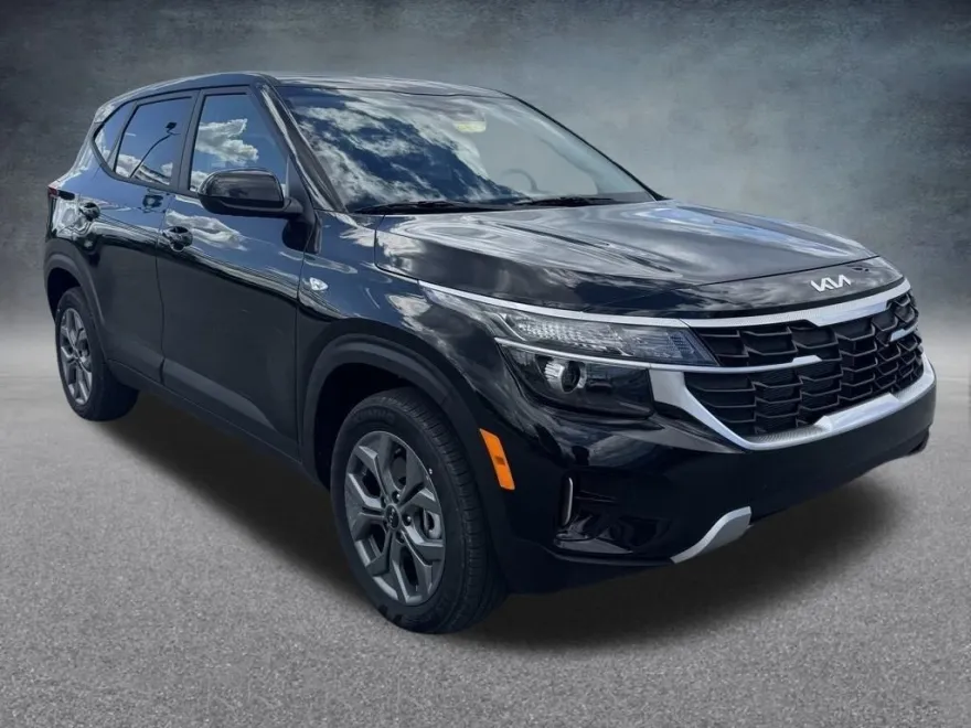 2026 Kia Seltos LX photo 1