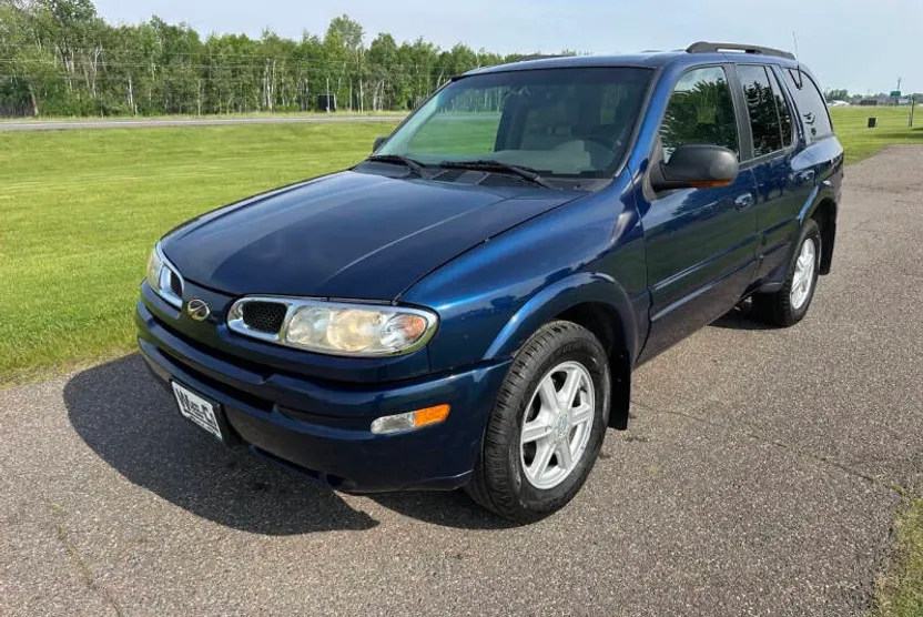 2002 Oldsmobile Bravada 1/2 Ton photo 1