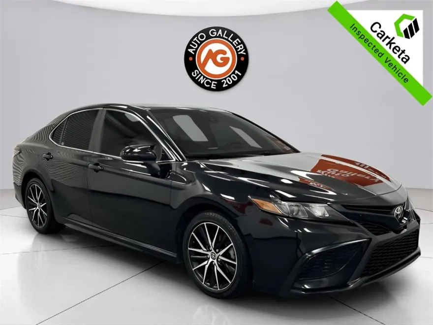2023 Toyota Camry SE photo 1