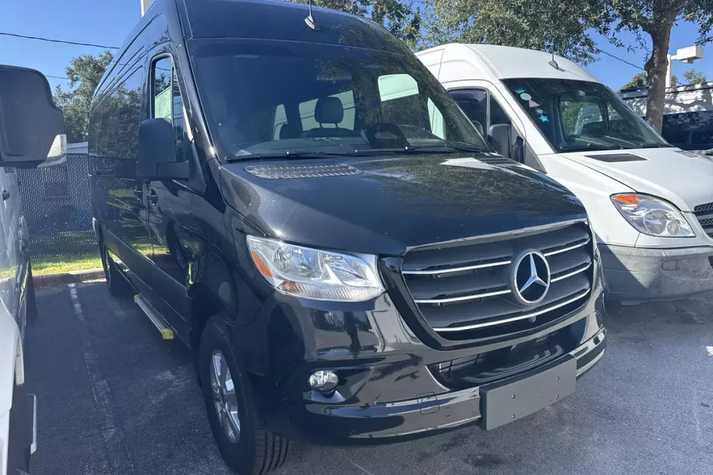 2025 Mercedes Benz Sprinter 2500 photo 1