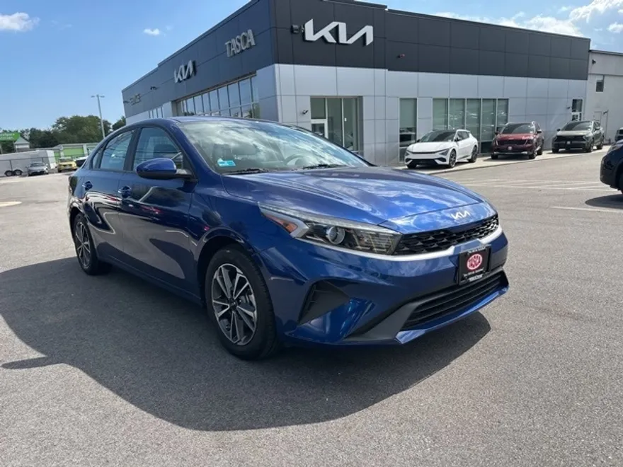2022 Kia Forte LXS photo 1