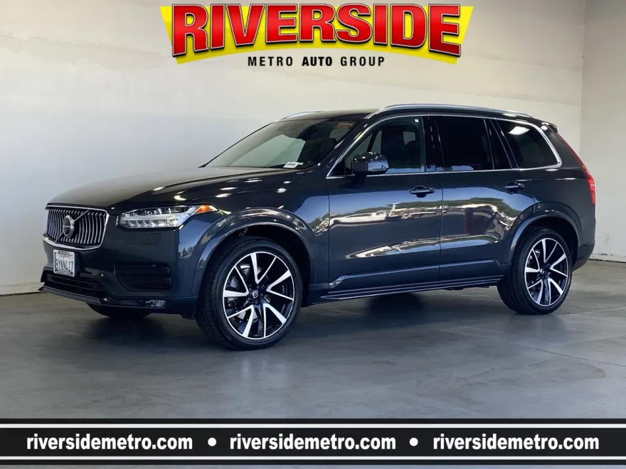 2022 Volvo XC90 T6 Momentum AWD photo 1