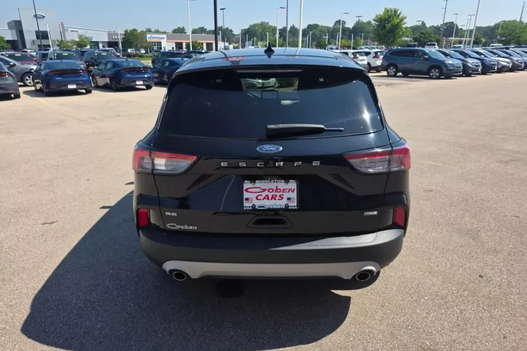 2021 Ford Escape SE Hybrid Sport photo 1