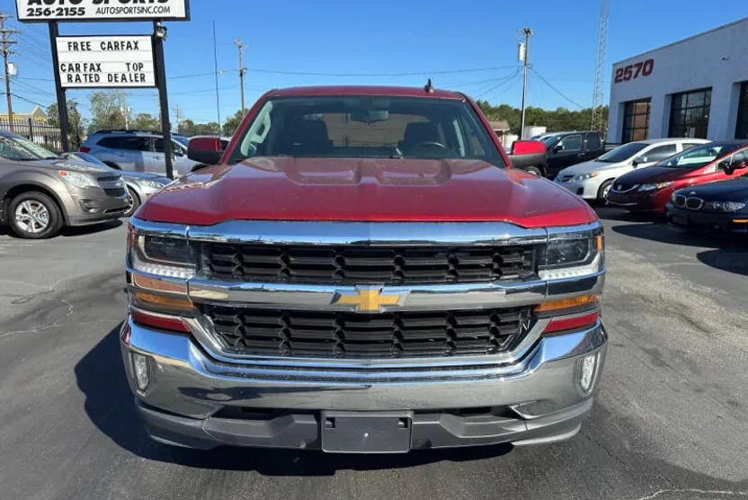 2018 Chevrolet Silverado 1500 LT photo 1