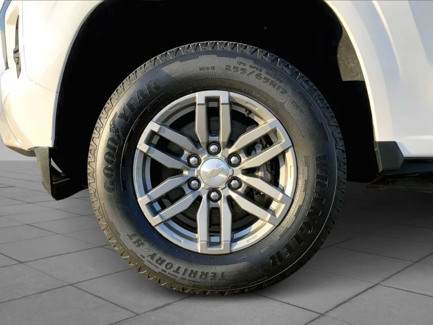2023 Chevrolet Colorado LT photo 10