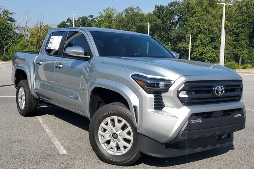 2025 Toyota Tacoma SR5 photo 1