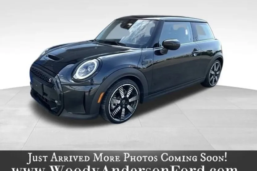 2024 Mini Cooper 2 Door Hardtop S photo 1