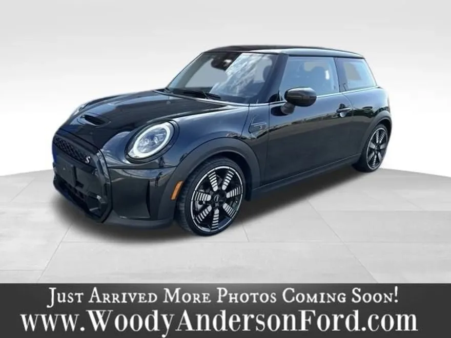 2024 Mini Cooper 2 Door Hardtop S photo 1