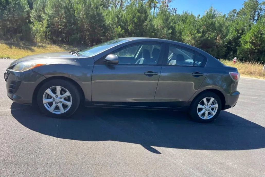 2010 Mazda Mazda3 i SV photo 1