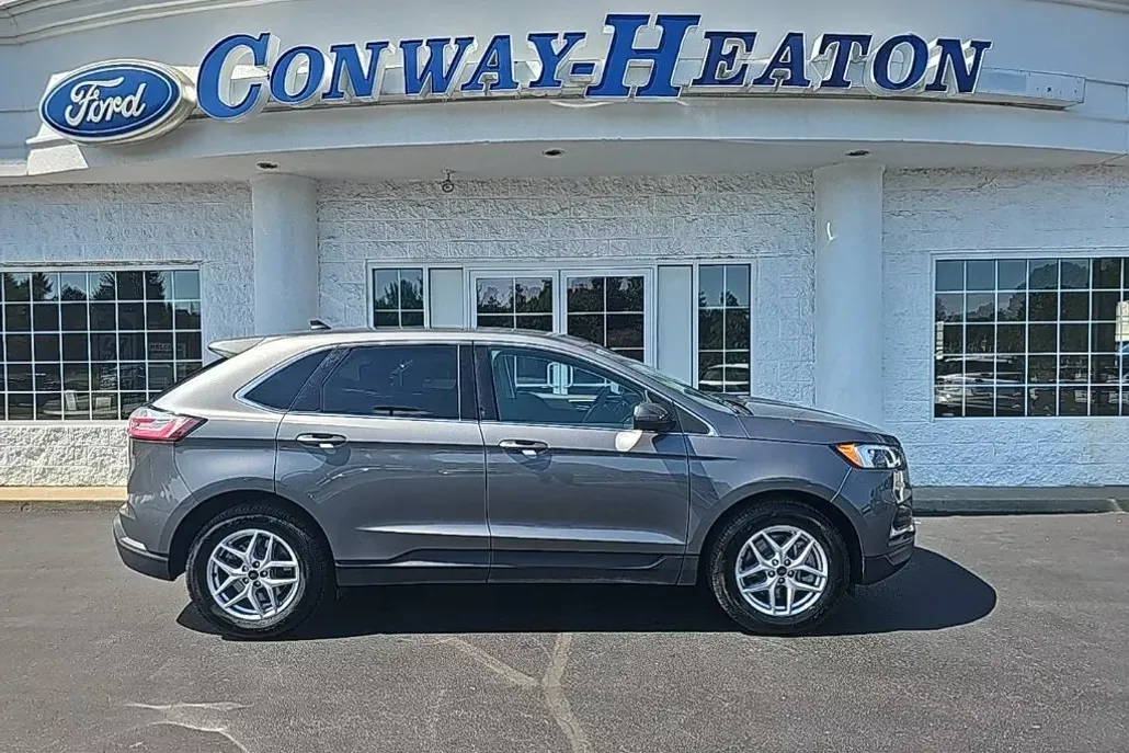 2024 Ford Edge SEL photo 1