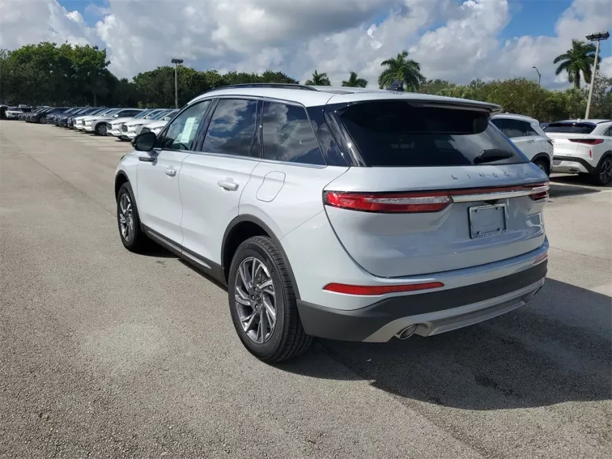 2026 Lincoln Corsair Premiere photo 1