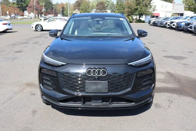 2025 Audi Q6 E-tron Premium Plus photo 1