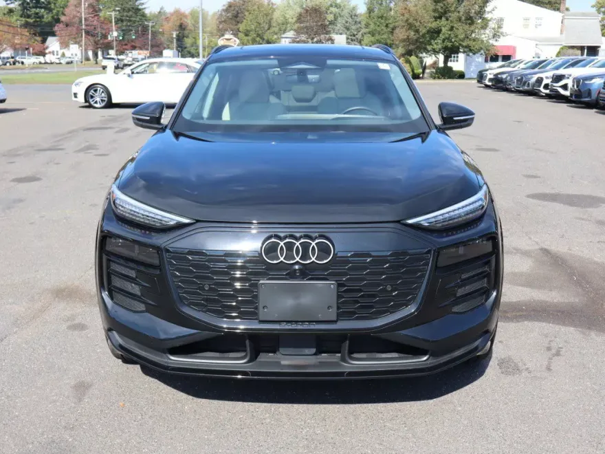 2025 Audi Q6 E-tron Premium Plus photo 1