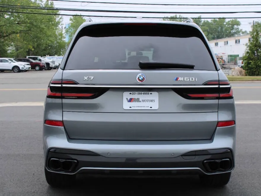 2023 Bmw X7 M60i photo 1