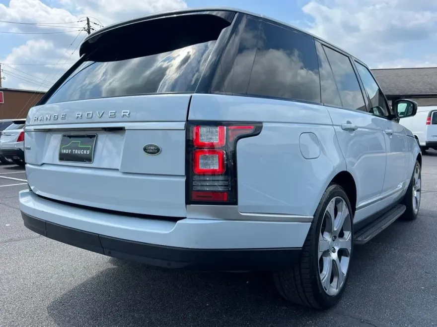 2017 Land Rover Range Rover SuperCharged photo 1