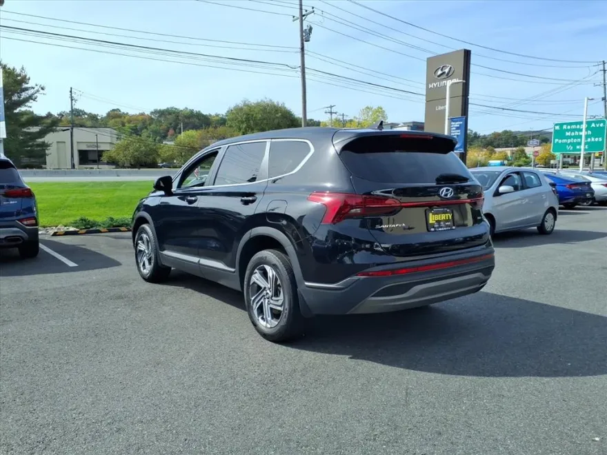 2023 Hyundai Santa Fe SE photo 1