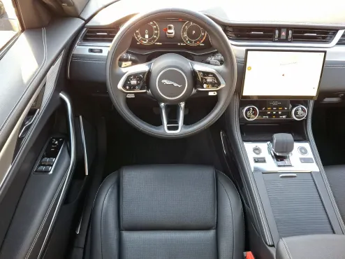 2025 Jaguar F-PACE R-Dynamic S P250 photo 4