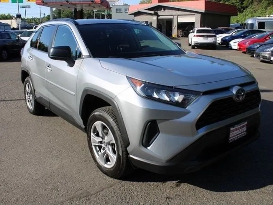 2022 Toyota RAV4 Hybrid LE photo 1