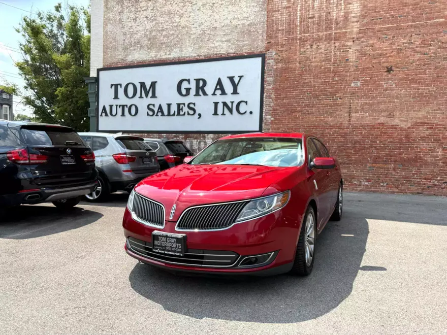 2015 Lincoln MKS photo 1