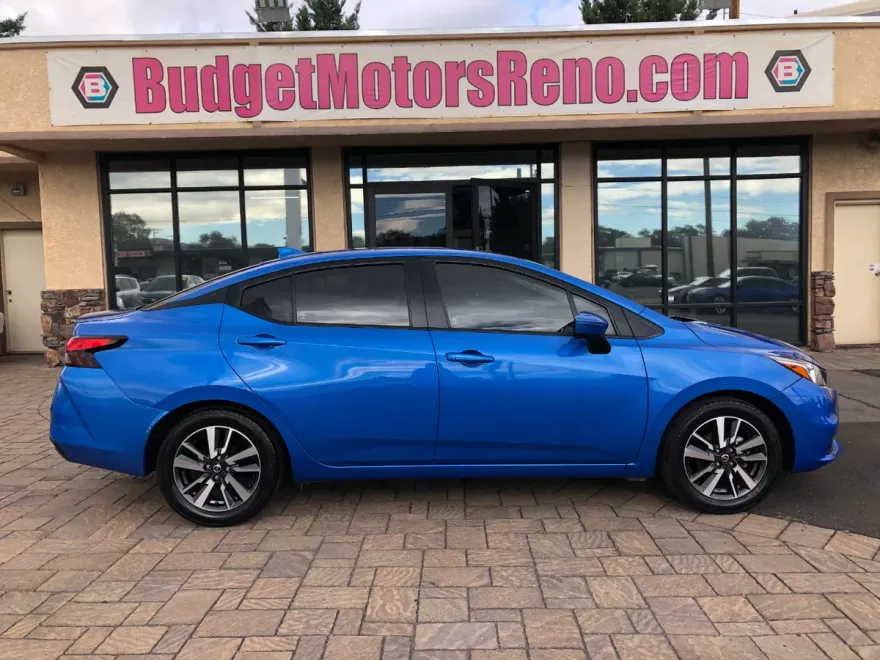 2021 Nissan Versa SV photo 1