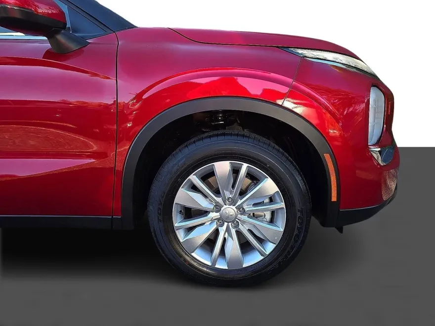 2025 Mitsubishi Outlander ES photo 1