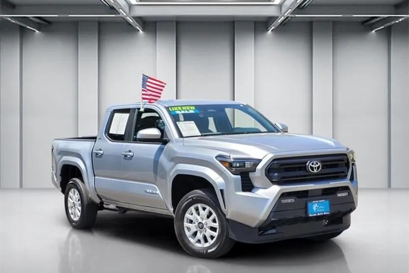 2024 Toyota Tacoma SR5 4x4 photo 1