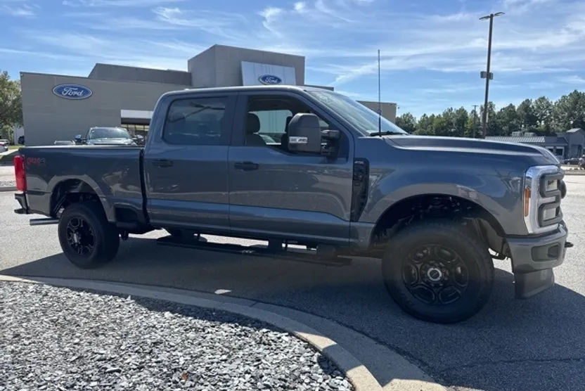 2026 Ford F-350 photo 1