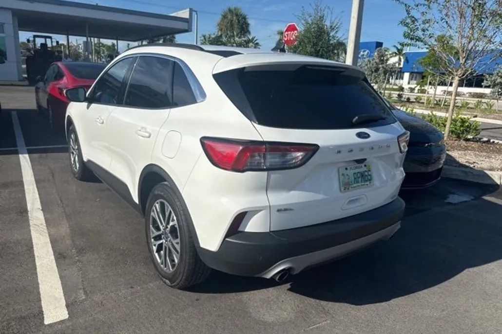 2021 Ford Escape SEL photo 1