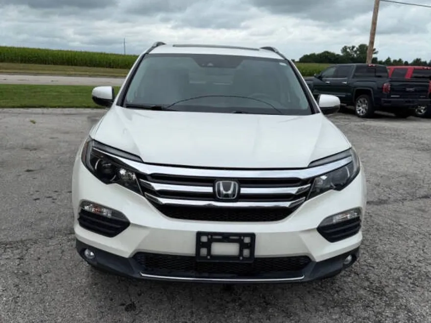 2017 Honda Pilot Elite photo 1