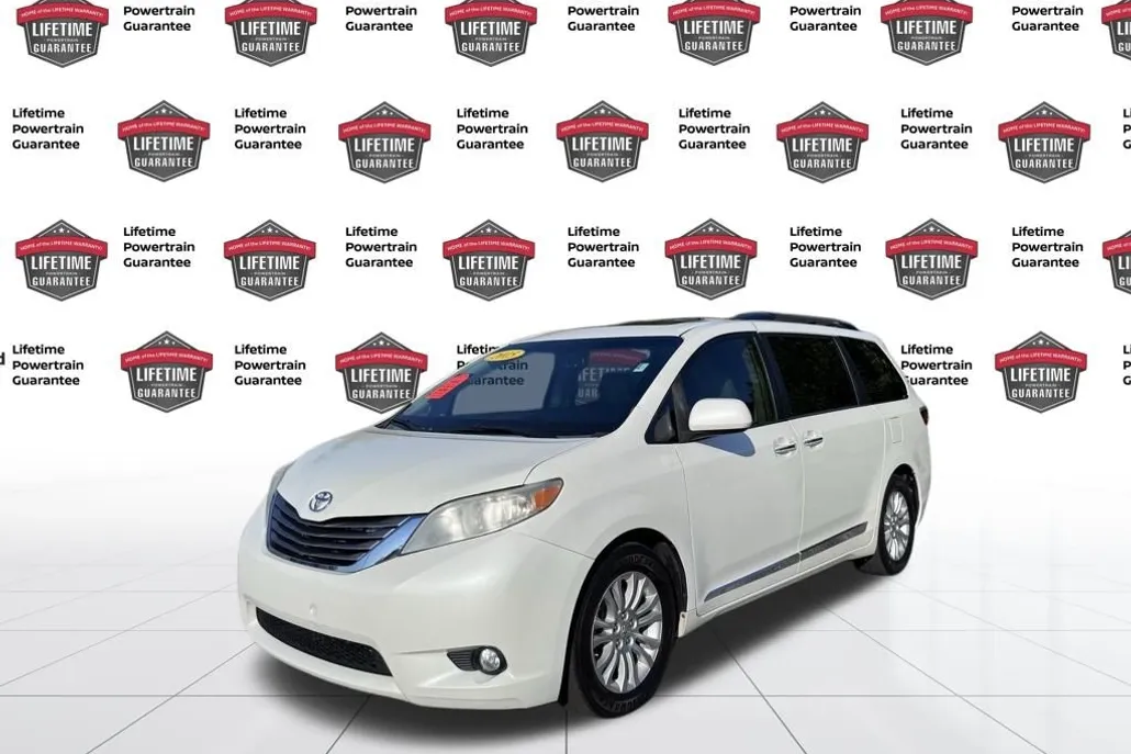 2015 Toyota Sienna L photo 1