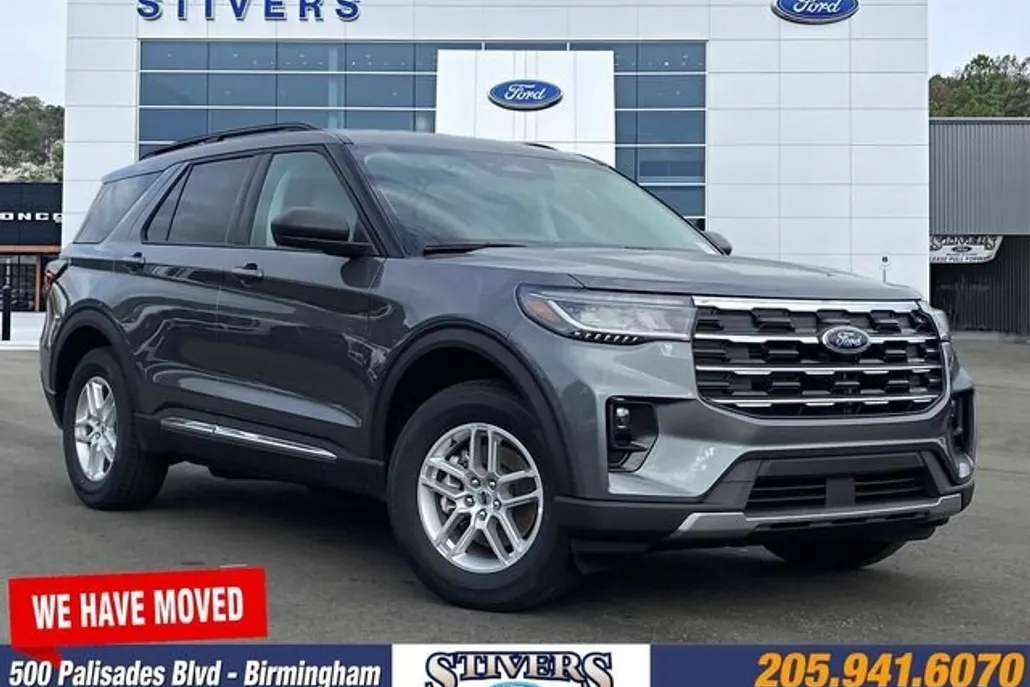 2025 Ford Explorer photo 1