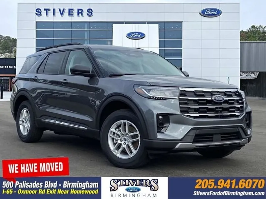 2025 Ford Explorer photo 1