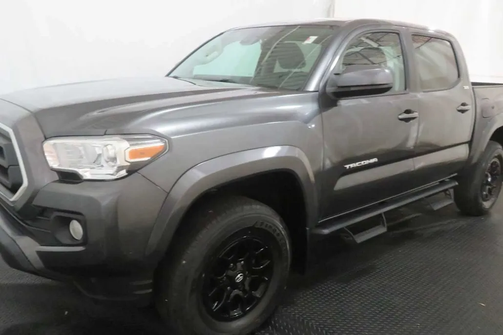 2022 Toyota Tacoma SR5 V6 photo 1