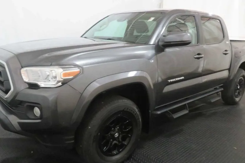 2022 Toyota Tacoma SR5 V6 photo 1