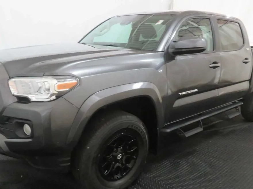 2022 Toyota Tacoma SR5 V6 photo 1