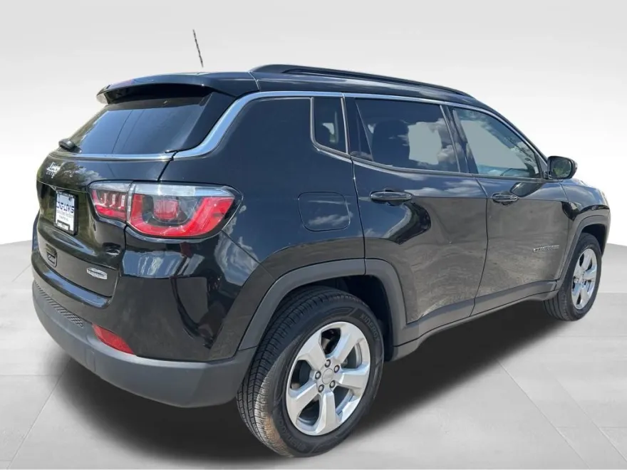 2018 Jeep Compass Latitude photo 1