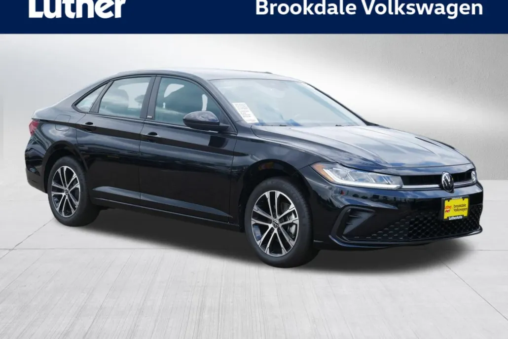 2025 Volkswagen Jetta Sport photo 1