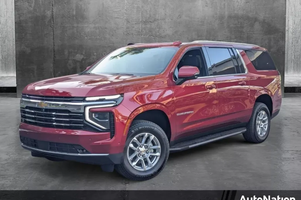 2025 Chevrolet Suburban LT photo 1
