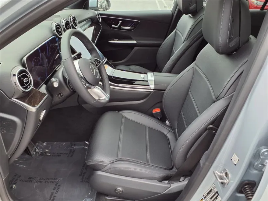 2026 Mercedes Benz GLC 300 photo 1