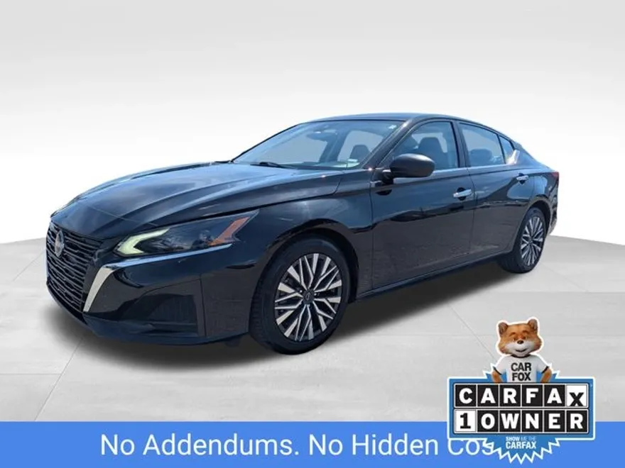 2024 Nissan Altima 2.5 SV photo 1