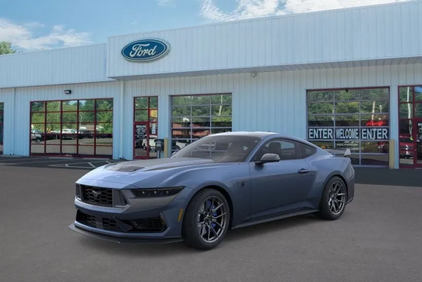 2025 Ford Mustang Premium Dark Horse photo 1