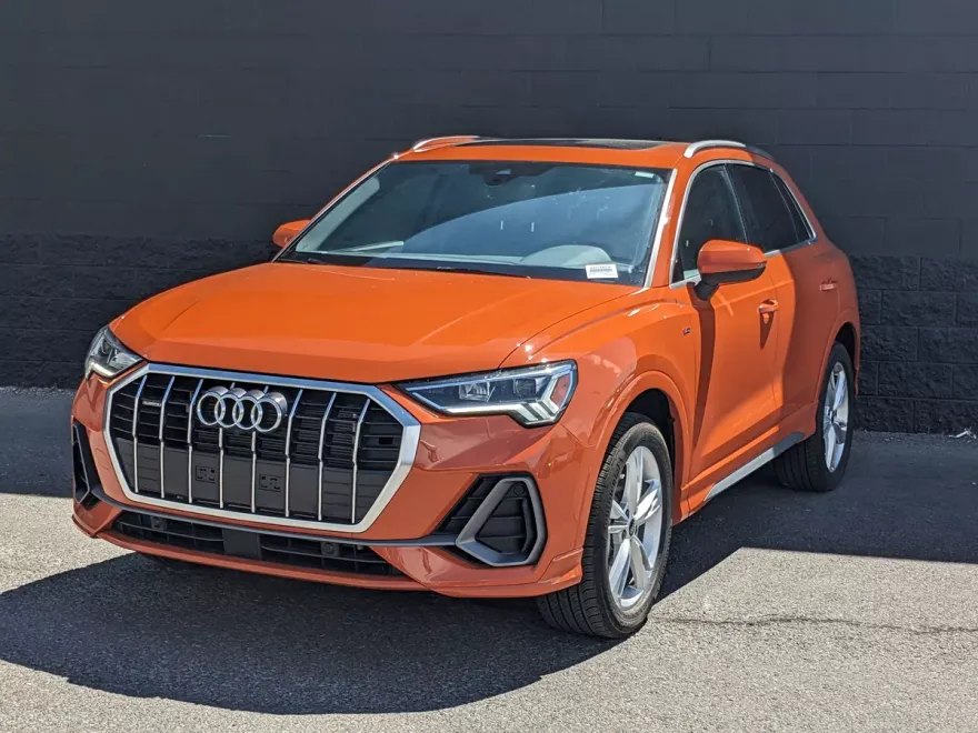 2024 Audi Q3 S line Premium Plus photo 1